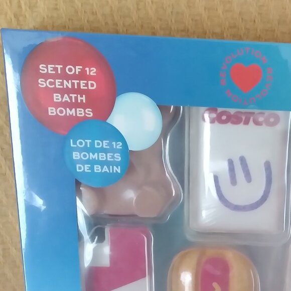 New box of 12 bath soaps - Picture 3 of 3